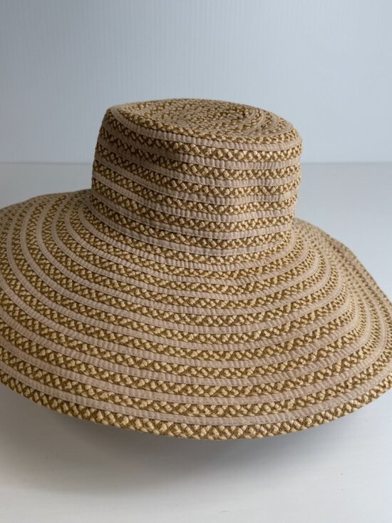 Eric Javits Hat Women One Size Floppy Wide Sun Beach Resort Cruise UPF Core Ex main image 10